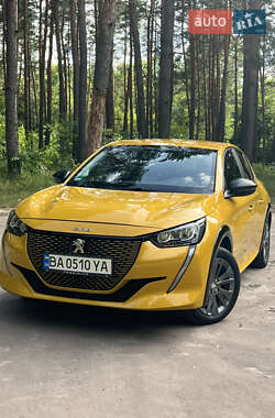 Хетчбек Peugeot e-208 2022 в 