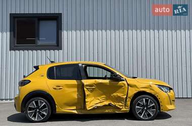 Хэтчбек Peugeot e-208 2022 в 