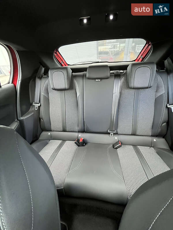 Хетчбек Peugeot e-208 2022 в Львові