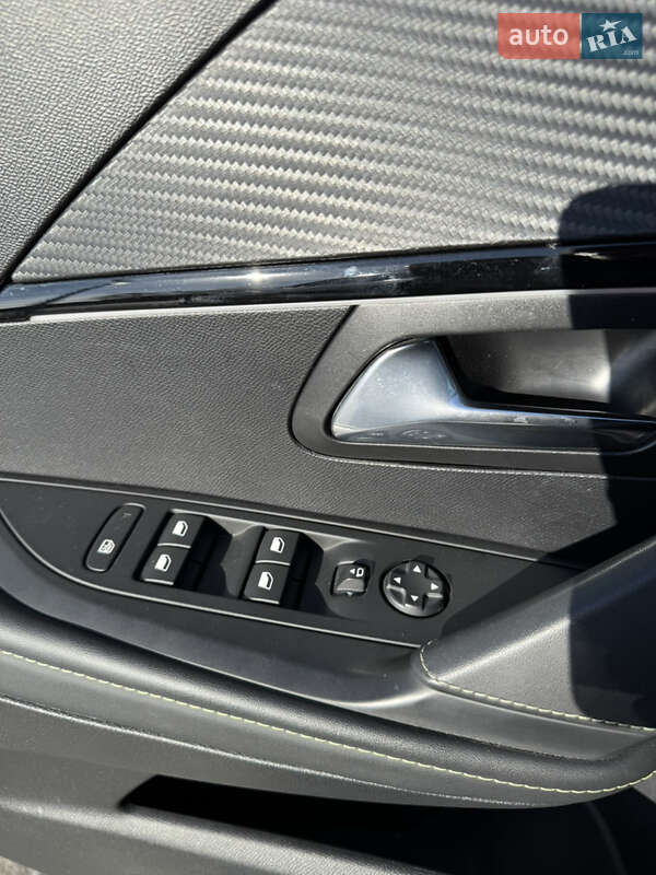 Хетчбек Peugeot e-208 2022 в Києві