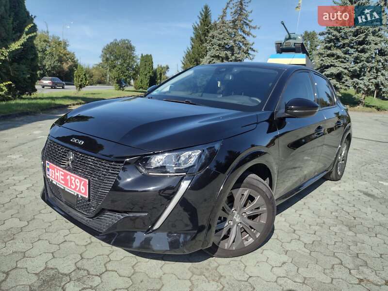 Хетчбек Peugeot e-208 2023 в Дубні