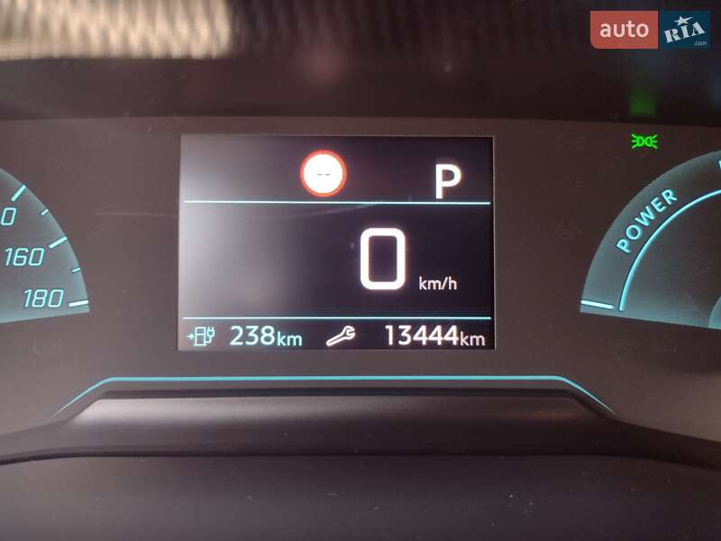 Хетчбек Peugeot e-208 2023 в Дубні