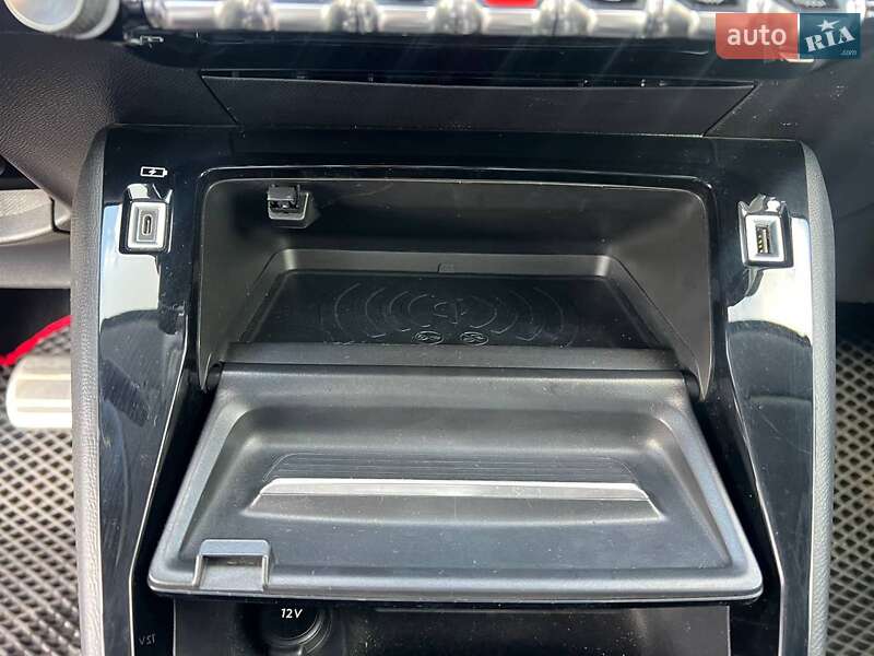 Хетчбек Peugeot e-208 2019 в Львові