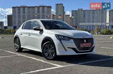 Хэтчбек Peugeot e-208 2022 в Киеве