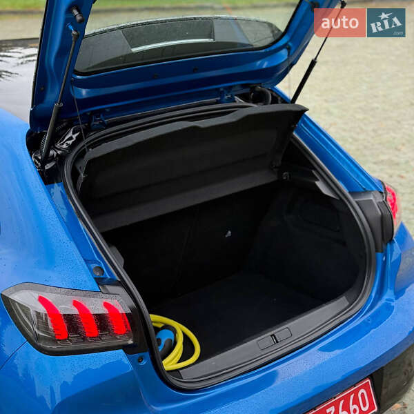 Хэтчбек Peugeot e-208 2023 в Ровно