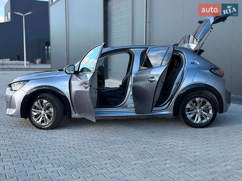 Хэтчбек Peugeot e-208 2019 в Львове