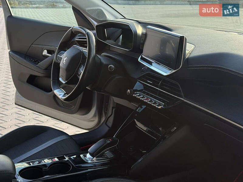 Хэтчбек Peugeot e-208 2019 в Львове