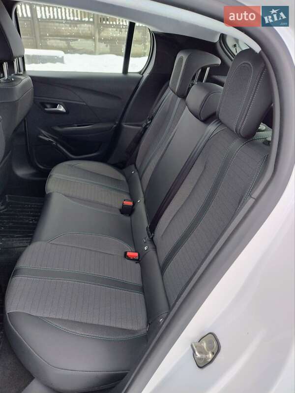 Хэтчбек Peugeot e-208 2020 в Львове