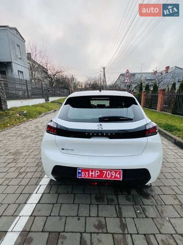 Хэтчбек Peugeot e-208 2020 в Львове