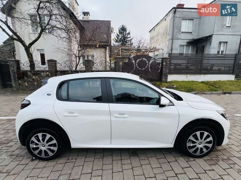 Хэтчбек Peugeot e-208 2020 в Львове