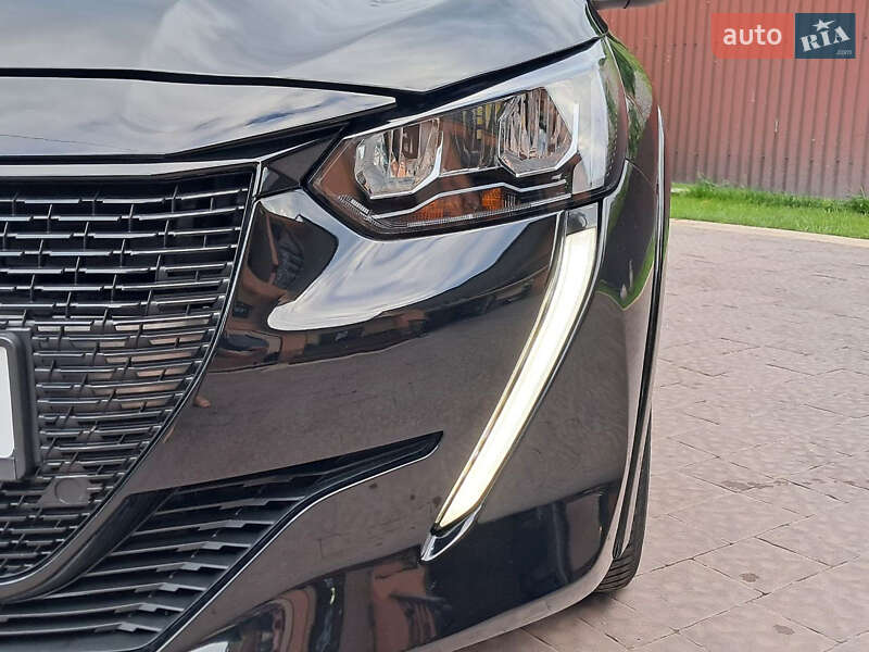 Хэтчбек Peugeot e-208 2023 в Самборе фото 6 Хэтчбек Peugeot e-208 2023 в Самборе