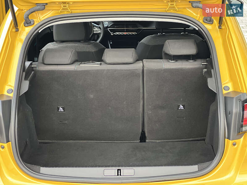 Хетчбек Peugeot e-208 2023 в Львові