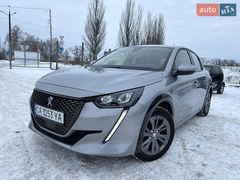 Peugeot e-208 2020