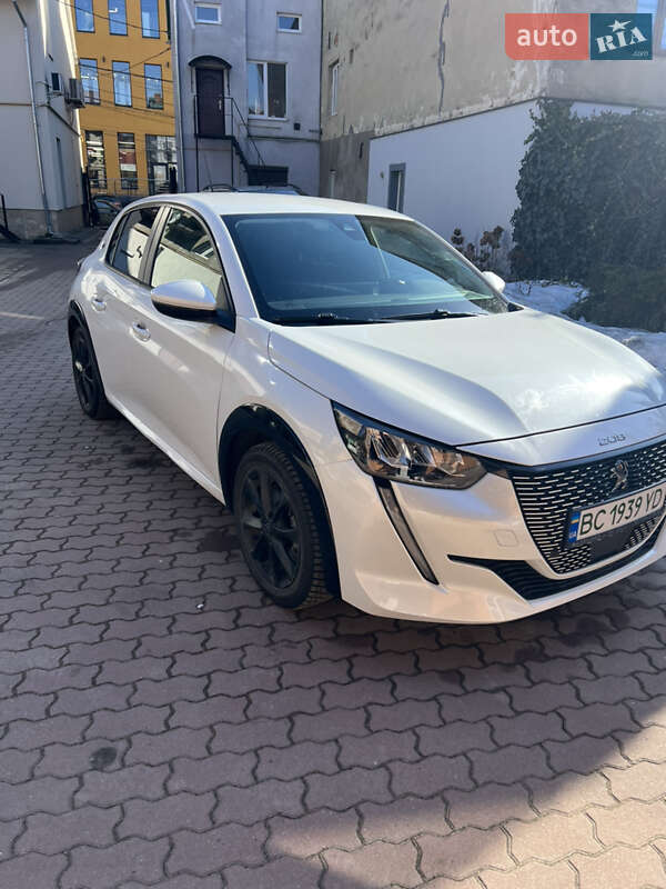 Хэтчбек Peugeot e-208 2020 в Львове