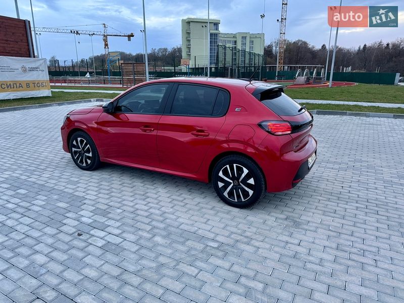 Хэтчбек Peugeot e-208 2024 в Львове