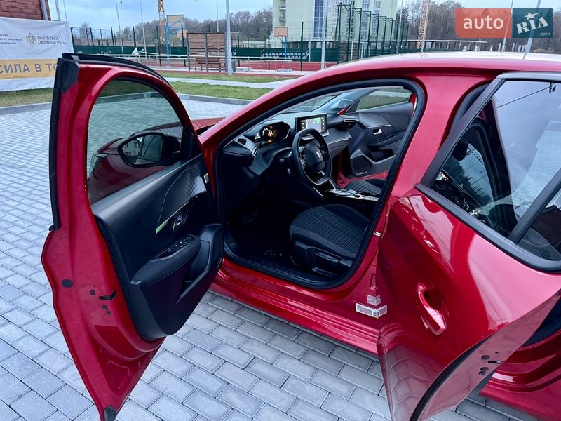 Хэтчбек Peugeot e-208 2024 в Львове