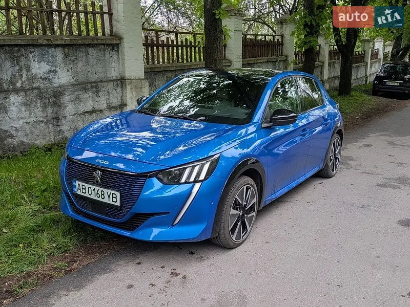 Peugeot e-208