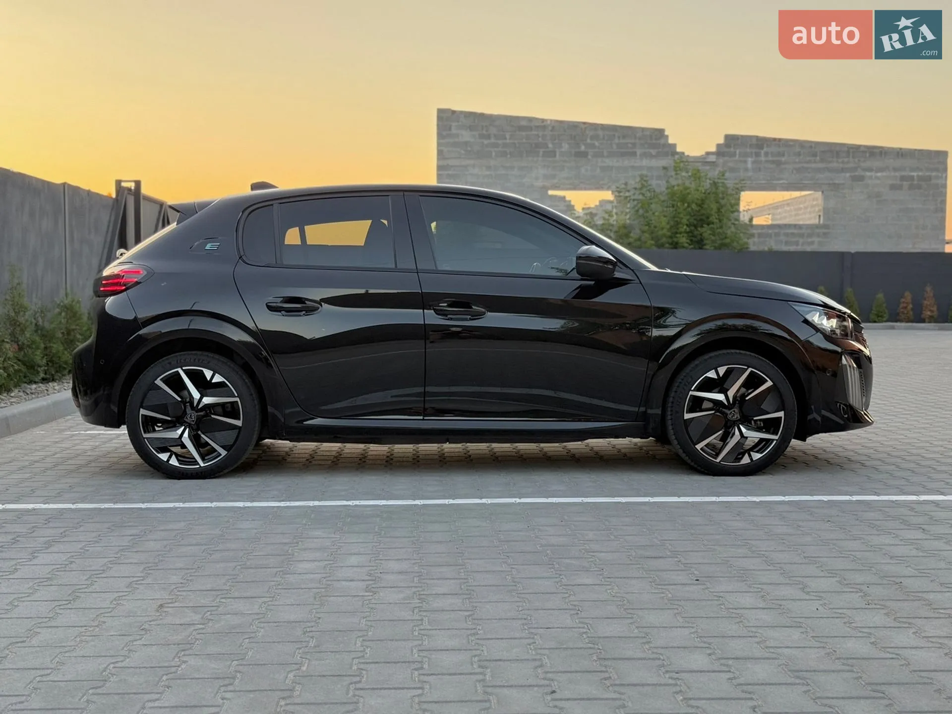 Peugeot e-208 2024 VIN VR3UHZKW2R4093205 фото оголошення 4 з 47