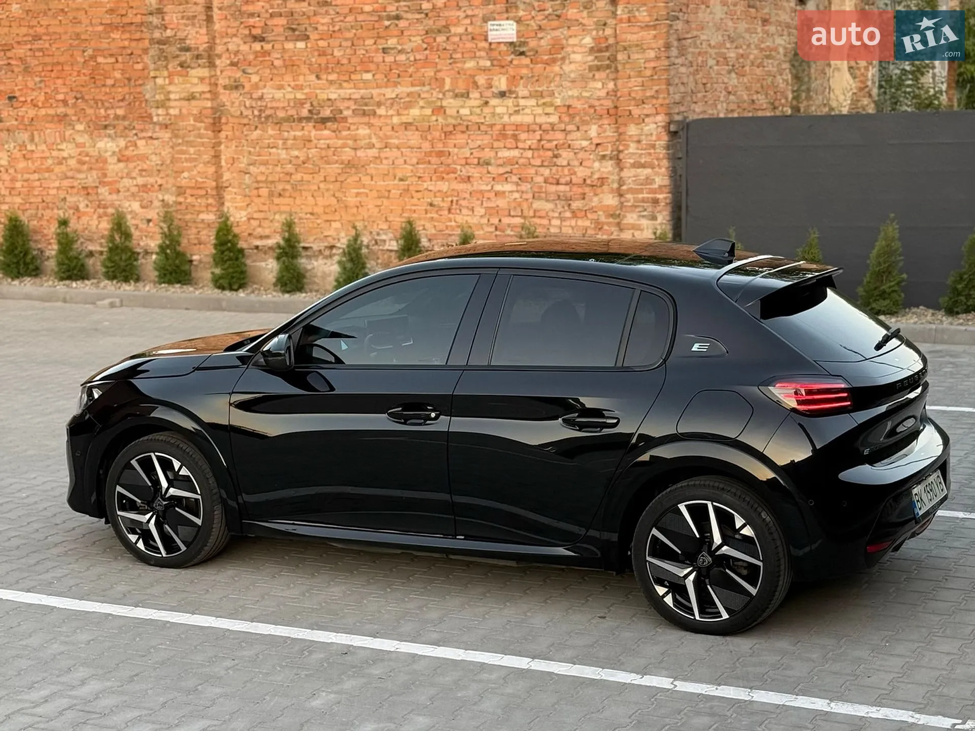 Peugeot e-208 2024 VIN VR3UHZKW2R4093205 фото оголошення 8 з 47