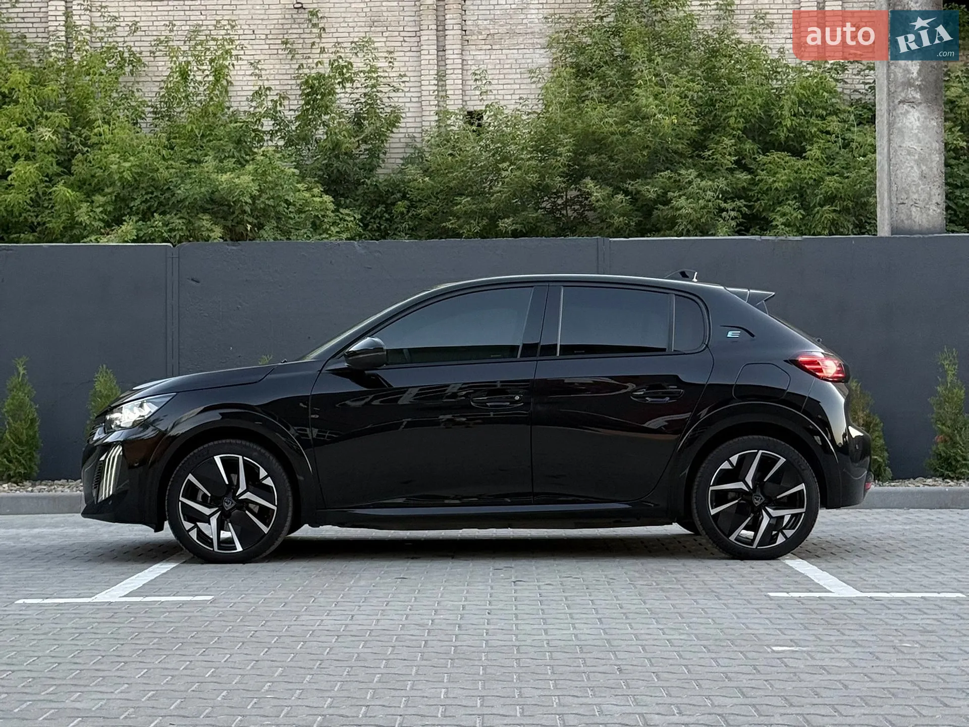 Peugeot e-208 2024 VIN VR3UHZKW2R4093205 фото оголошення 13 з 47