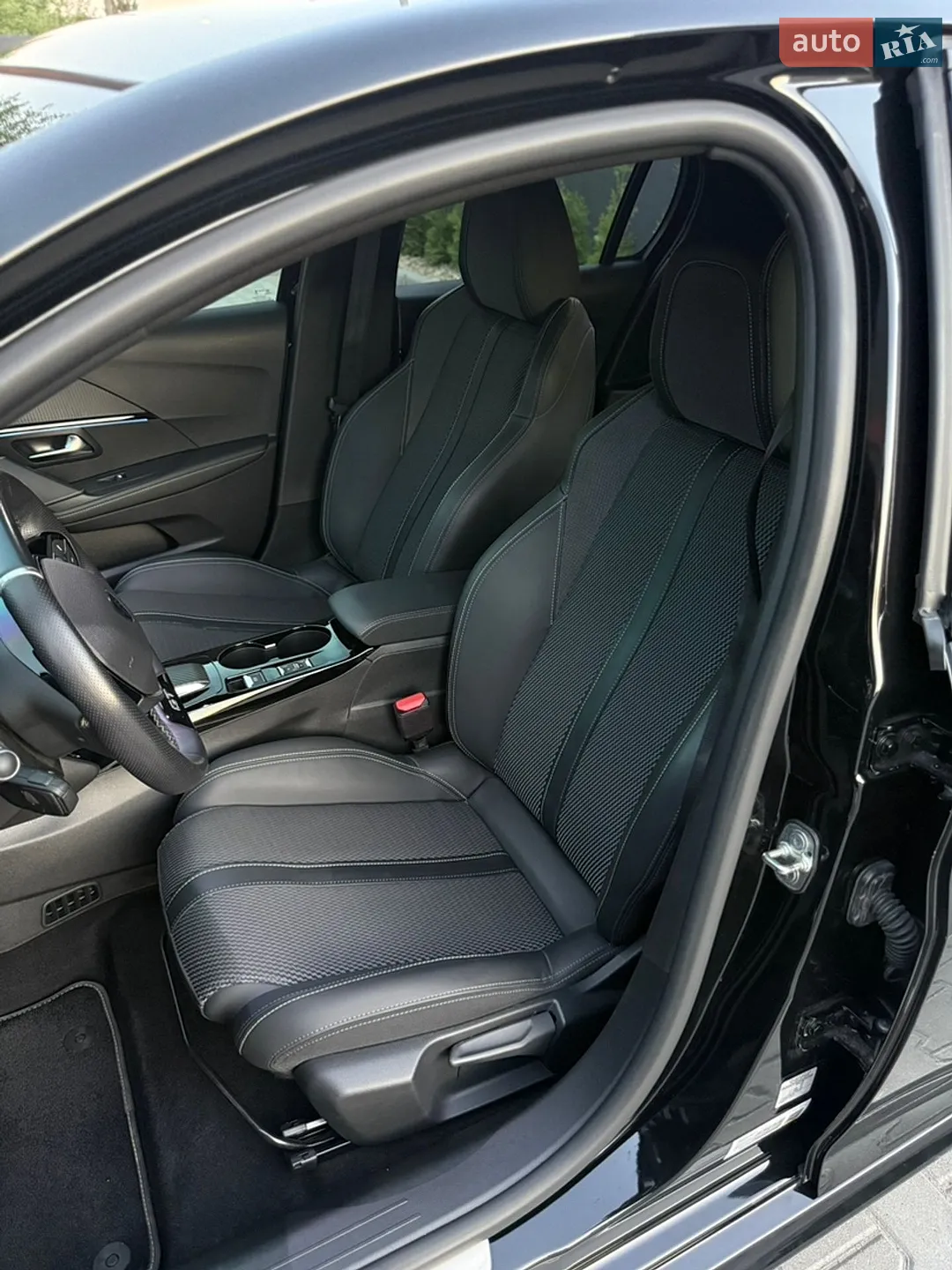 Peugeot e-208 2024 VIN VR3UHZKW2R4093205 фото оголошення 39 з 47