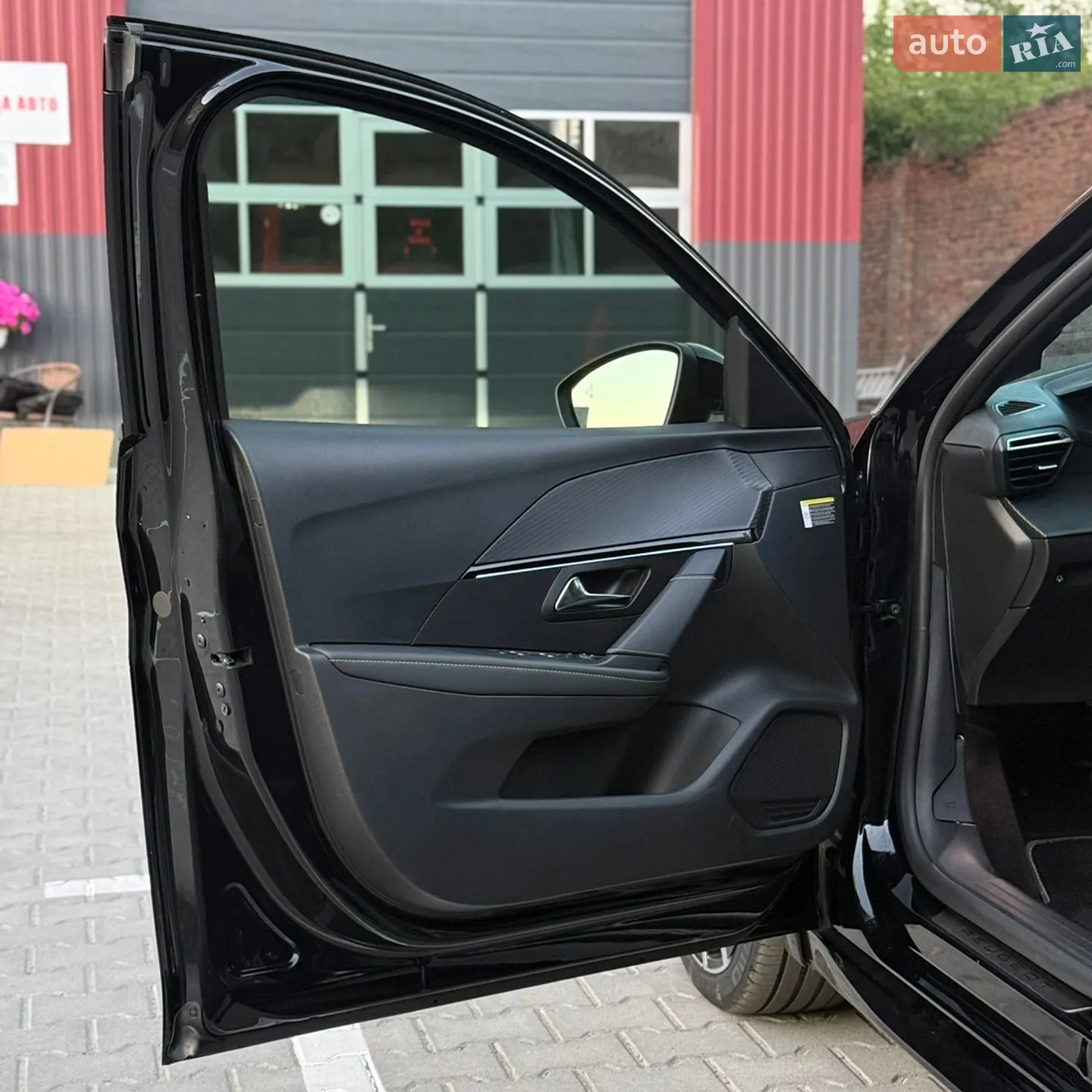 Peugeot e-208 2024 VIN VR3UHZKW2R4093205 фото оголошення 40 з 47