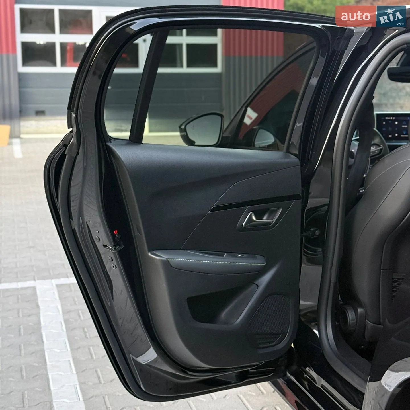 Peugeot e-208 2024 VIN VR3UHZKW2R4093205 фото оголошення 42 з 47
