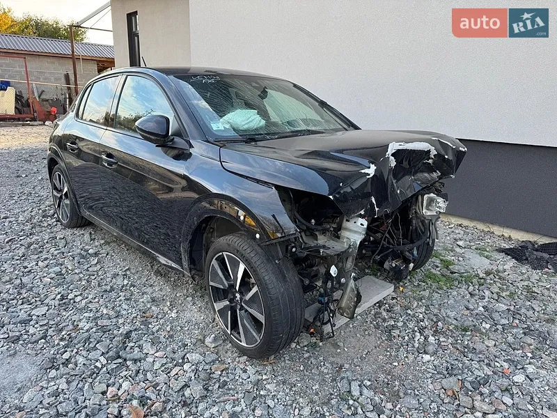 Peugeot e-208