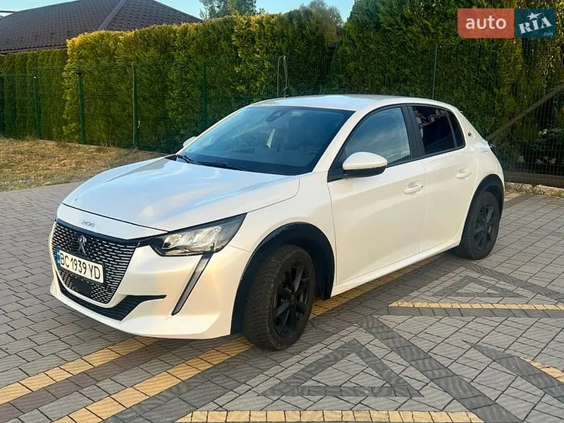 Peugeot e-208