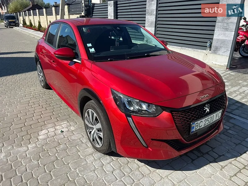 Peugeot e-208