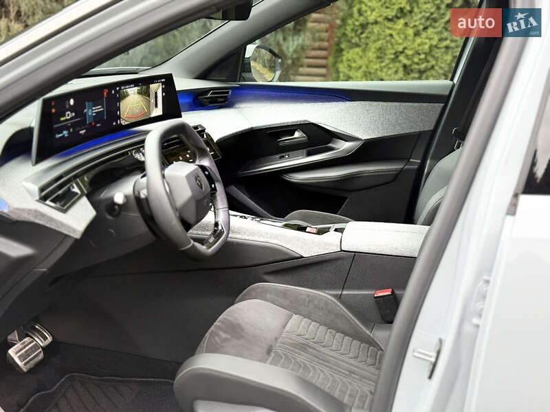 Внедорожник / Кроссовер Peugeot e-3008 2024 в Самборе