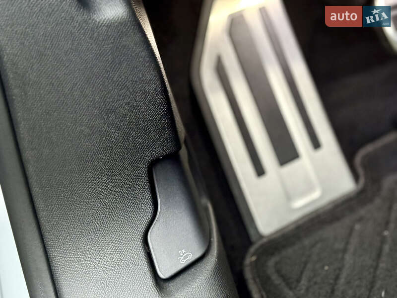 Внедорожник / Кроссовер Peugeot e-3008 2024 в Самборе