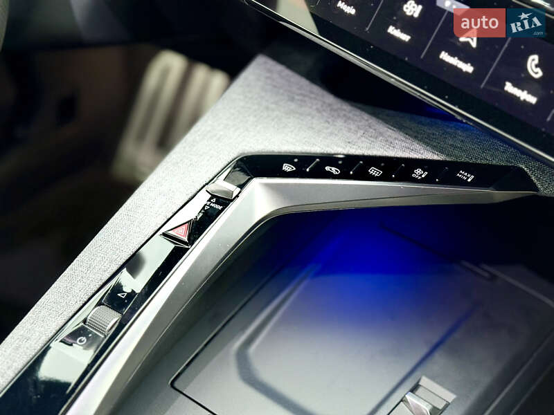 Внедорожник / Кроссовер Peugeot e-3008 2024 в Самборе