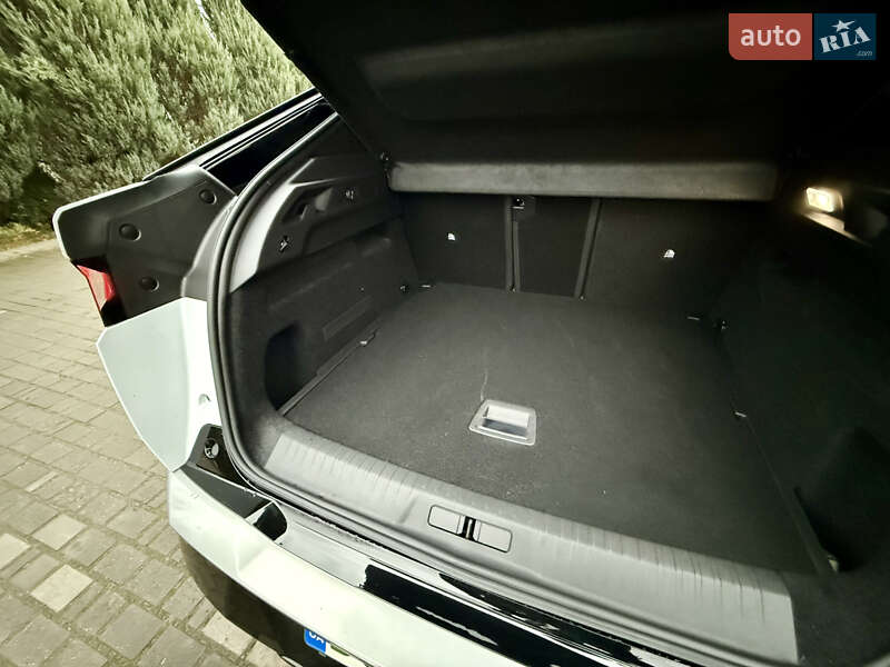 Внедорожник / Кроссовер Peugeot e-3008 2024 в Самборе