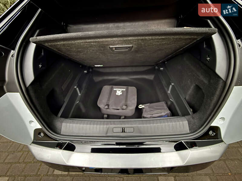 Внедорожник / Кроссовер Peugeot e-3008 2024 в Самборе