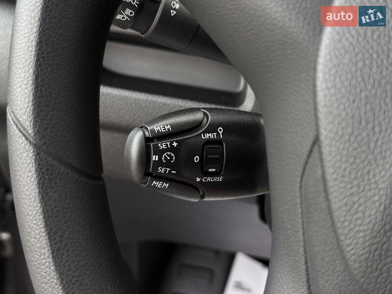 Грузовой фургон Peugeot e-Expert 2024 в Луцке