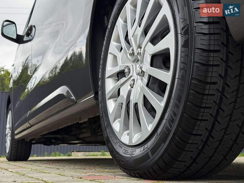 Грузовой фургон Peugeot e-Expert 2024 в Луцке
