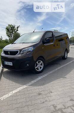 Легковой фургон (до 1,5 т) Peugeot Expert пасс. 2018 в Дубно