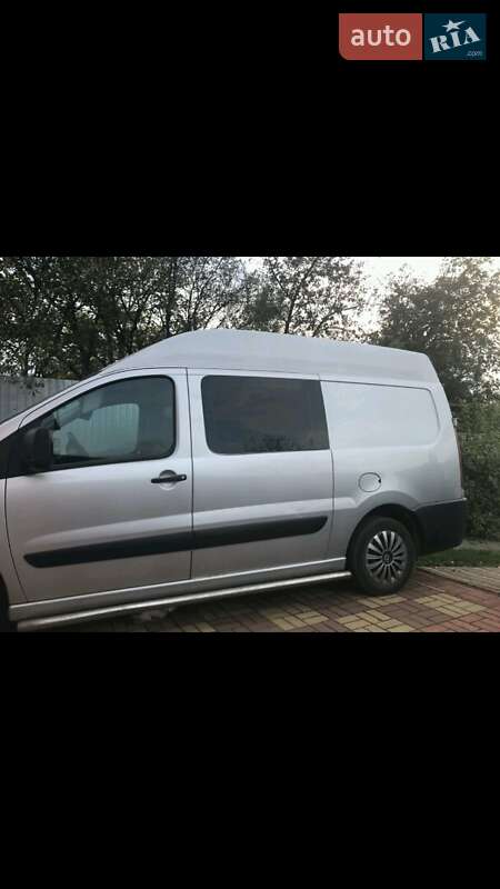 Грузопассажирский фургон Peugeot Expert 2008 в Хусте