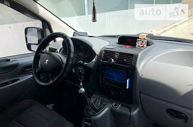 Вантажопасажирський фургон Peugeot Expert 2007 в 