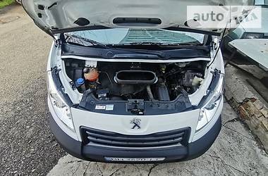 Грузопассажирский фургон Peugeot Expert 2015 в Киеве