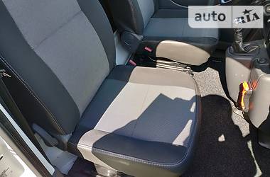 Вантажопасажирський фургон Peugeot Expert 2015 в 