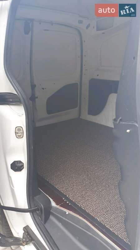 Вантажопасажирський фургон Peugeot Expert 2016 в Іршаві фото 15 Вантажопасажирський фургон Peugeot Expert 2016 в Іршаві