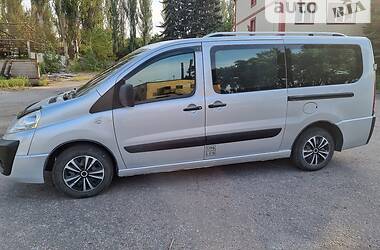 Минивэн Peugeot Expert 2008 в 
