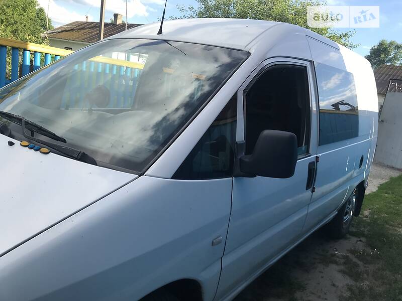 Грузопассажирский фургон Peugeot Expert 2001 в Корце