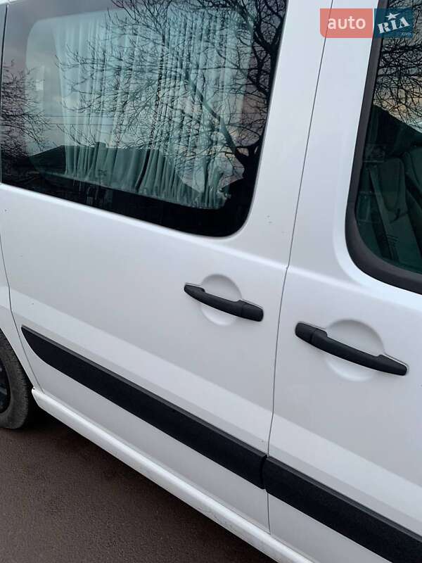 Минивэн Peugeot Expert 2007 в Нововолынске
