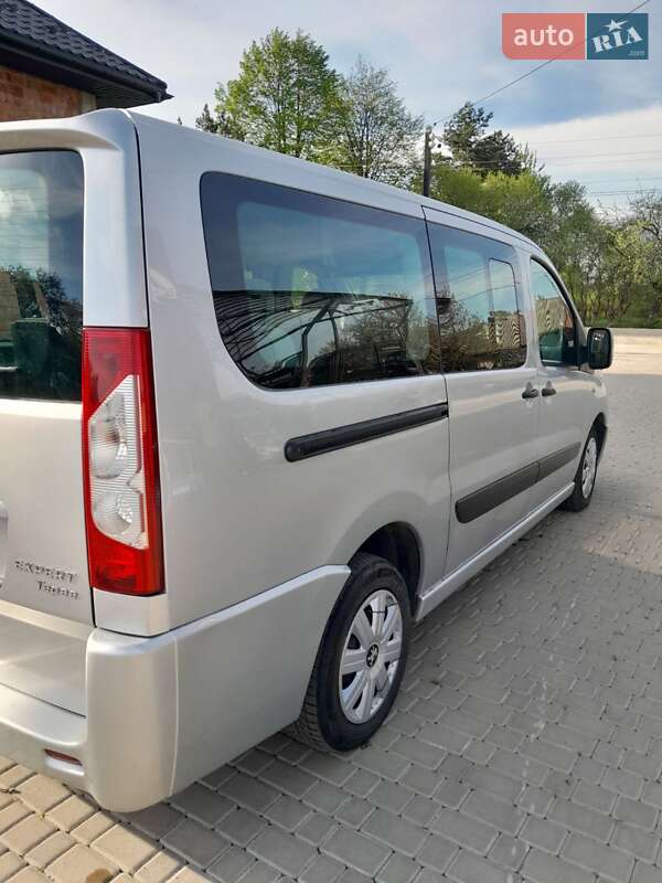 Мінівен Peugeot Expert 2012 в Чернівцях