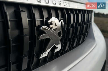 Минивэн Peugeot Expert 2021 в 
