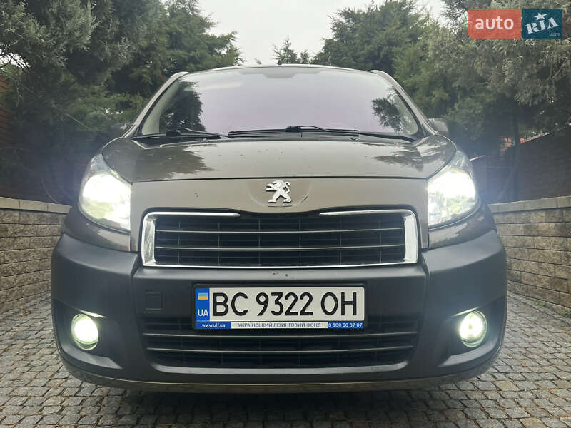 Мінівен Peugeot Expert 2013 в Дніпрі