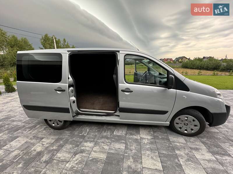 Вантажний фургон Peugeot Expert 2015 в Луцьку